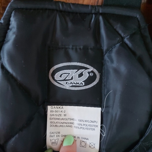 Snowpants - Picture 3 of 4